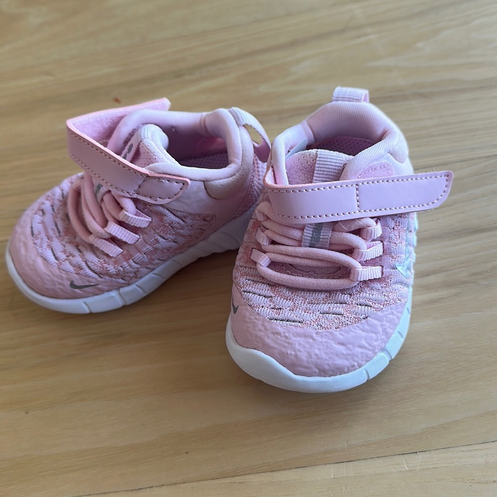 NWOT Baby girl pink Nikes